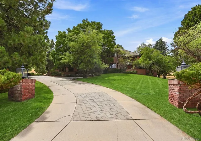 Photo 3 of Mansion for sale at 26 Red Fox Ln, Littleton, CO 80127 | MLS# 9499704 | Listing updated on 2026-09-21