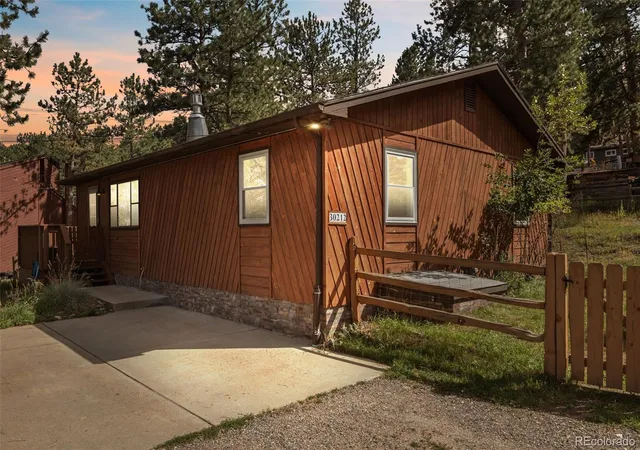 2nd image of 30212 Spruce Rd, Evergreen, CO 80439 | MLS# 5560104