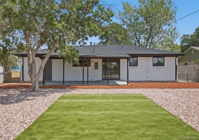 Photo 2 of Sale Pending at 3049 Ursula St, Aurora, CO 80011 | MLS# 3043338 | Listing updated on 2026-10-06