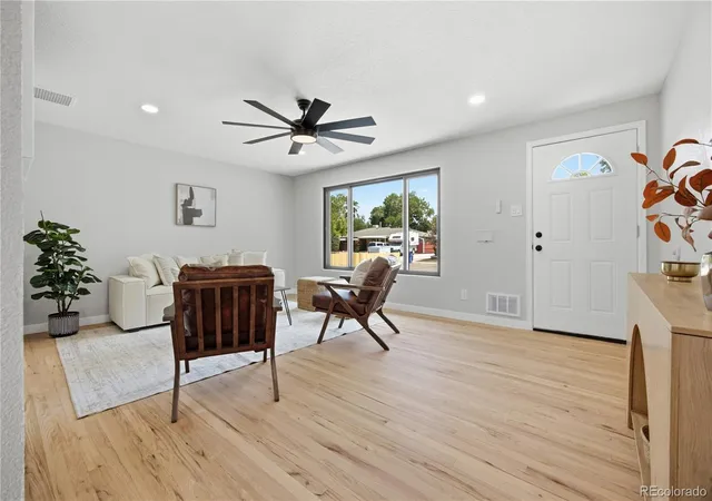 4th image of 3049 Ursula St, Aurora, CO 80011 | MLS# 3043338