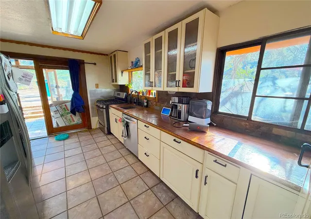 Photo 4 of Single family home for sale at 25 Pine Rd, Golden, CO 80401 | MLS# 3770592 | Listing updated on 2026-10-07