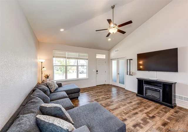 3rd image of 56428 E 22Nd Pl, Strasburg, CO 80136 | MLS# 4574439
