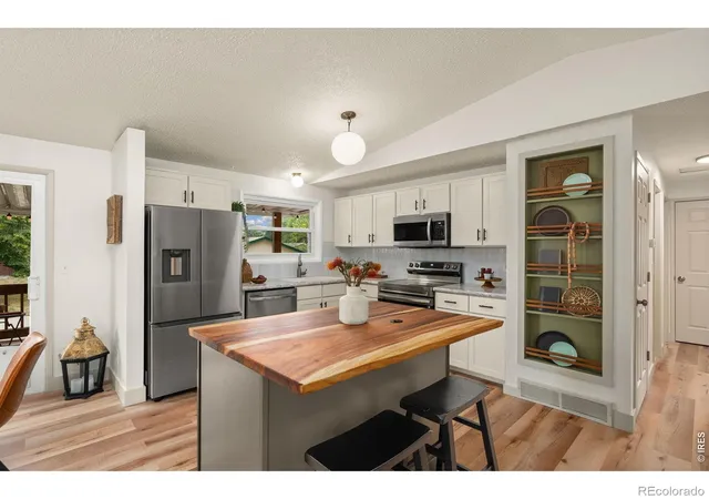 Photo 2 of Single family home for sale at 1829 Ranae Pl, Loveland, CO 80537 | MLS# IR1065976 | Listing updated on 2026-10-15
