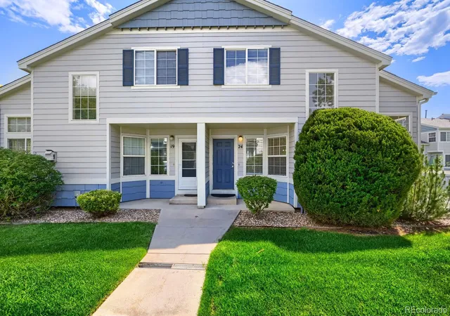 Photo 2 of Townhouse for sale at 1419 Red Mountain Dr #24, Longmont, CO 80504 | MLS# 2745937 | Listing updated on 2026-09-05