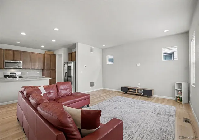 4th image of 17227 Parkside Dr, Commerce City, CO 80022 | MLS# 7667916