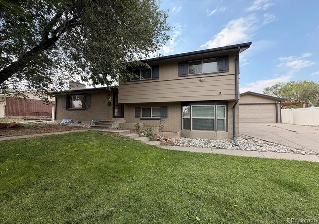 2nd image of 945 Dearborn St, Aurora, CO 80011 | MLS# 2550489