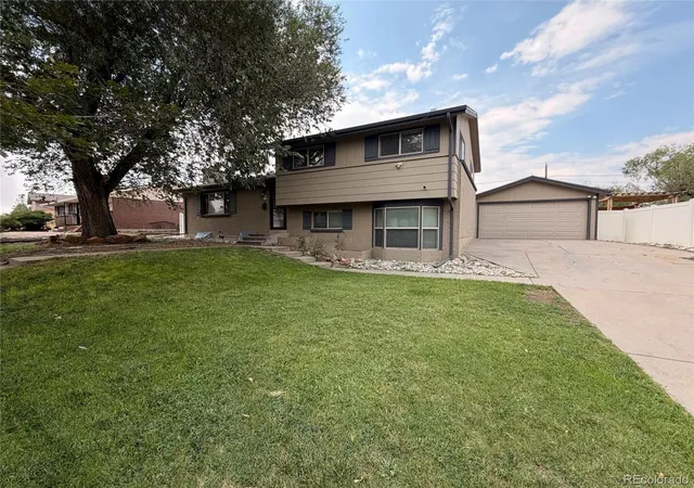2nd image of 945 Dearborn St, Aurora, CO 80011 | MLS# 2550489