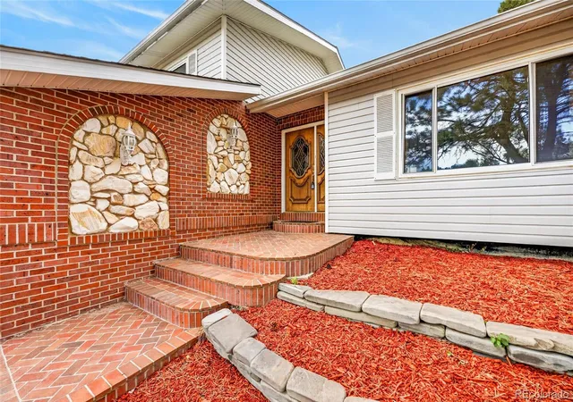 Photo 2 of Single family home for sale at 2181 Woodpecker Ln, Elizabeth, CO 80107 | MLS# 6913322 | Listing updated on 2026-09-01
