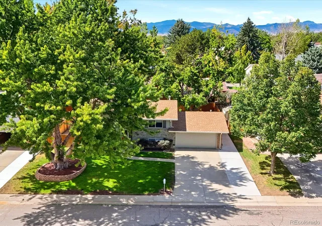Photo 3 of Single family home for sale at 6523 Welch St, Arvada, CO 80004 | MLS# 2116862 | Listing updated on 2026-09-24