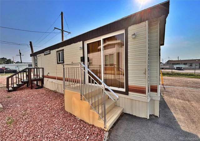 3rd image of 15680 E Colfax Ave, Aurora, CO 80011 | MLS# 8947791