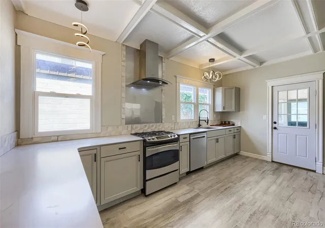 Photo 3 of Single family home for sale at 1827 N Weber St, Colorado Springs, CO 80907 | MLS# 7393451 | Listing updated on 2026-09-30