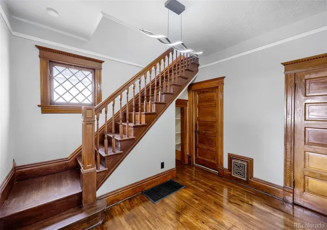 Photo 4 of Single family home for sale at 1827 N Weber St, Colorado Springs, CO 80907 | MLS# 7393451 | Listing updated on 2026-09-30