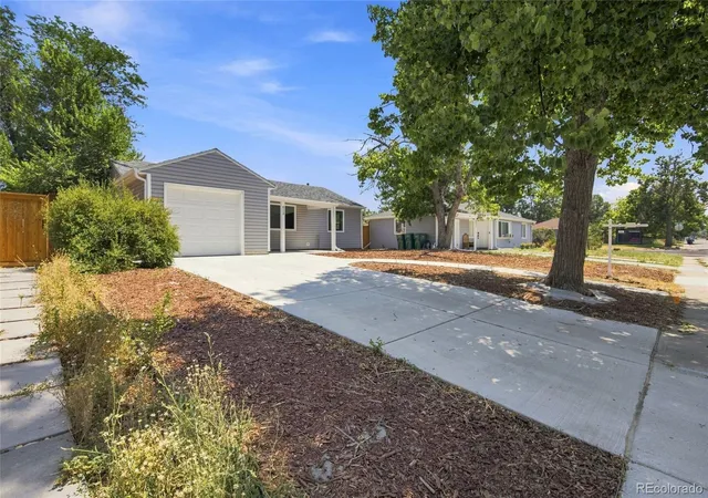 Photo 2 of Single family home for sale at 812 Geneva St, Aurora, CO 80010 | MLS# 3347698 | Listing updated on 2026-10-07