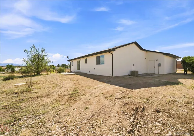 Photo 3 of Single family home for sale at 1124 E Lilac Ct, Pueblo, CO 81007 | MLS# 6774936 | Listing updated on 2026-09-16