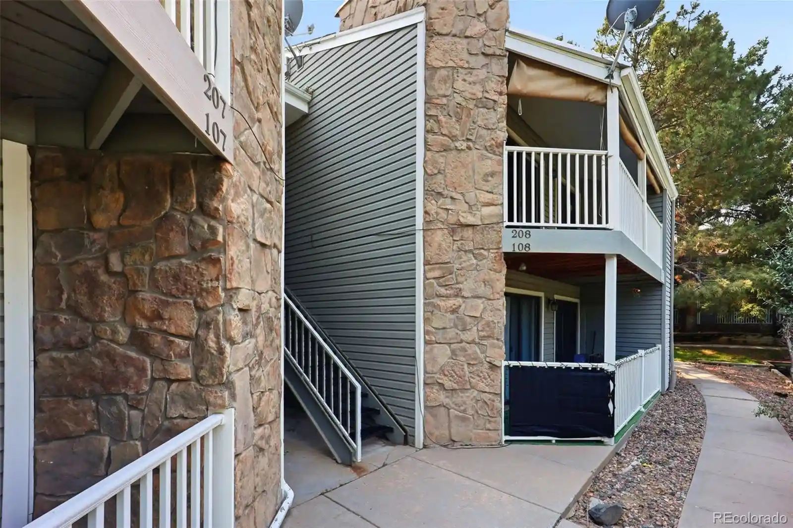 Listing Photo 2 - Condo for sale in 907 S Yampa St located at 907 S Yampa St, Aurora, CO 80017 - Unit #208