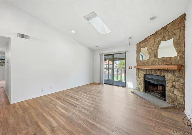 3rd image of 907 S Yampa St #208, Aurora, CO 80017 | MLS# 4009866