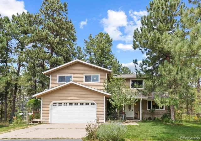 Single family home for sale at 5025 Mahogany Way, Elizabeth, CO 80107 | MLS# 3635355