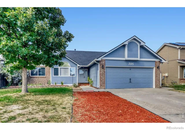 Photo 2 of Single family home for sale at 705 Country Acres Dr, Johnstown, CO 80534 | MLS# IR1066032 | Listing updated on 2026-10-08