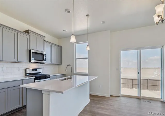 4th image of 43042 Castle Stuart St, Elizabeth, CO 80107 | MLS# 2420126