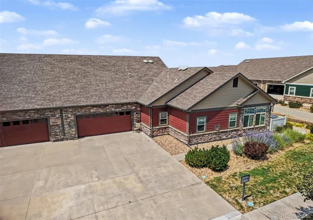 Listing Photo 2 - Condo for sale in building located at 2008 S Flanders Wy, Aurora, CO 80017 - Unit #D
