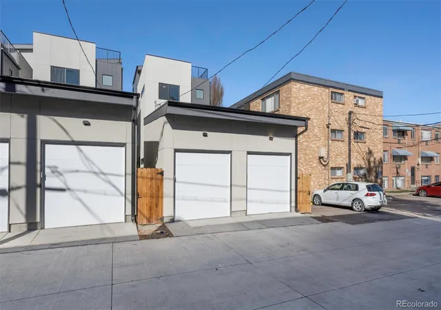 2nd image of 828 N Cherry St, Denver, CO 80220