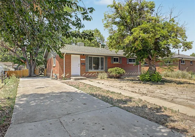 3rd image of 3039 Victor St, Aurora, CO 80011 | MLS# 4263074