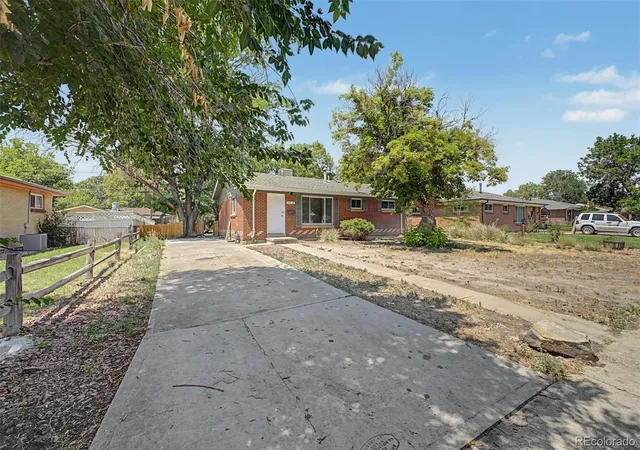 4th image of 3039 Victor St, Aurora, CO 80011 | MLS# 4263074