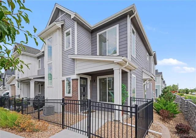 Townhouse for sale at 1862 S Poplar Ct, Denver, CO 80224 | MLS# 1609578