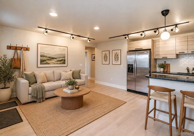 Photo 2 of Condo for sale at 120 S Pennsylvania St #302, Denver, CO 80209 | MLS# 2069504 | Listing updated on 2026-10-18