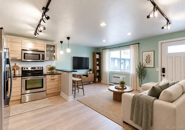 Photo 3 of Condo for sale at 120 S Pennsylvania St #302, Denver, CO 80209 | MLS# 2069504 | Listing updated on 2026-10-18