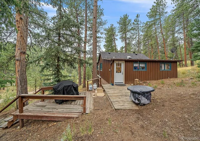 Photo 4 of Single family home for sale at 28321 Shadow Mountain Dr, Conifer, CO 80433 | MLS# 1706935 | Listing updated on 2026-10-07