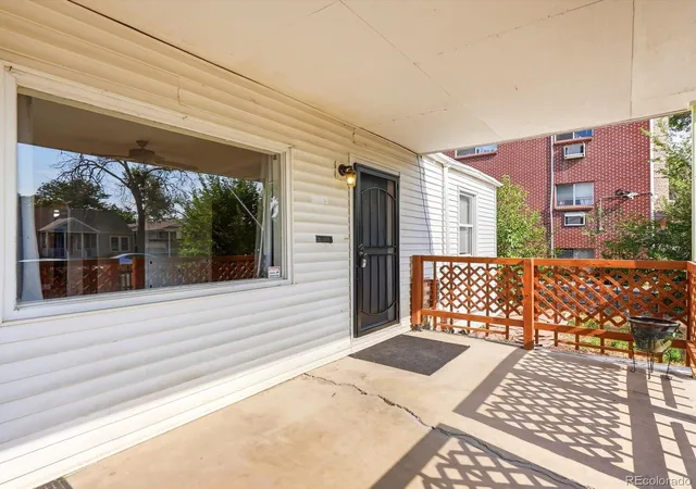 4th image of 1685 Clinton St, Aurora, CO 80010 | MLS# 6069061