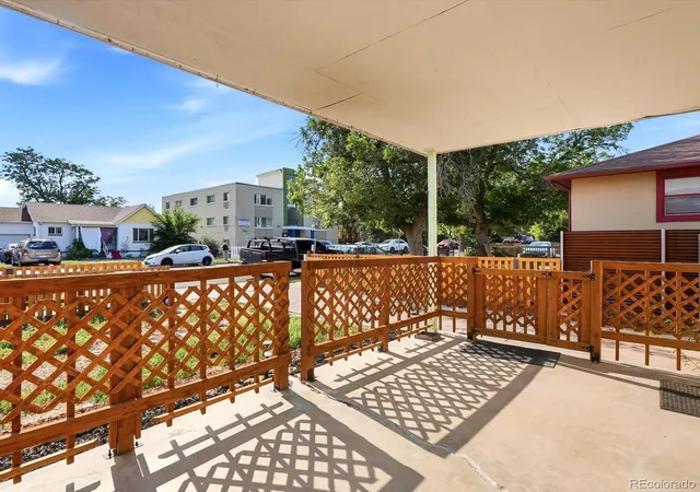 5th image of 1685 Clinton St, Aurora, CO 80010 | MLS# 6069061