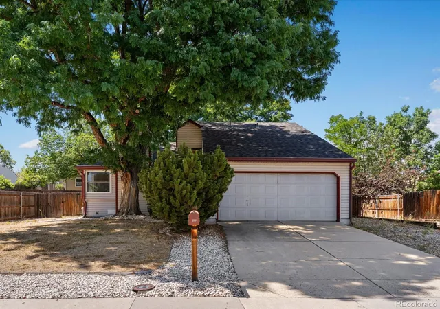 Photo 2 of Sale Pending at 12185 Clermont St, Thornton, CO 80241 | MLS# 6215741 | Listing updated on 2026-09-05