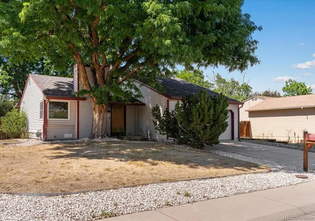 Photo 3 of Sale Pending at 12185 Clermont St, Thornton, CO 80241 | MLS# 6215741 | Listing updated on 2026-09-05