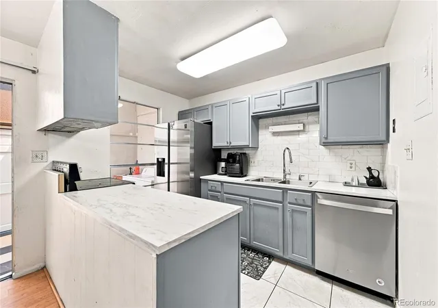 5th image of 147 Paris Cir, Aurora, CO 80011 | MLS# 7298980