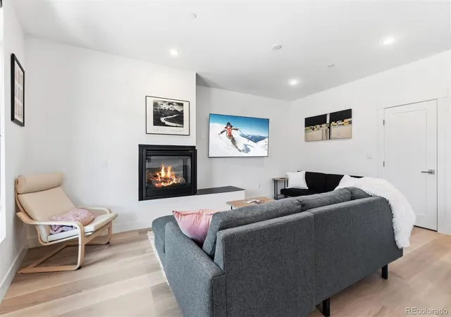 5th image of 930 Blue River Pkwy #625, Silverthorne, CO 80498 | MLS# 9810442