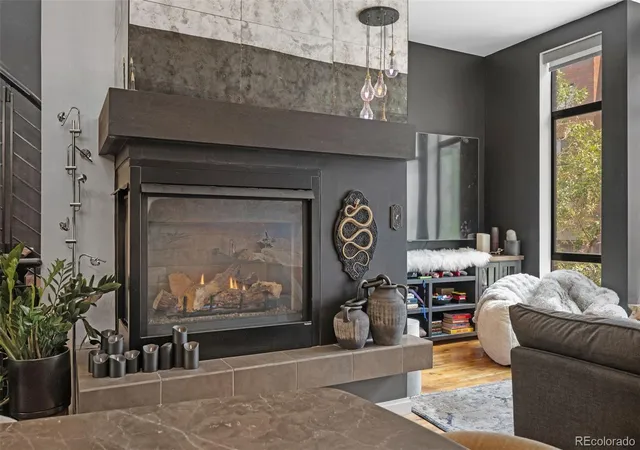 Listing Photo 4 - Condo for sale in building located at 2325 Walnut St, Denver, CO 80205 - Unit #4