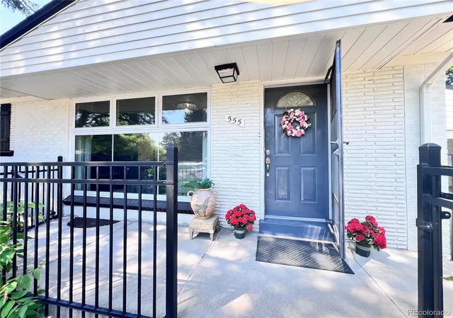 Photo 4 of Single family home for sale at 555 Everett St, Lakewood, CO 80226 | MLS# 6981686 | Listing updated on 2026-09-20