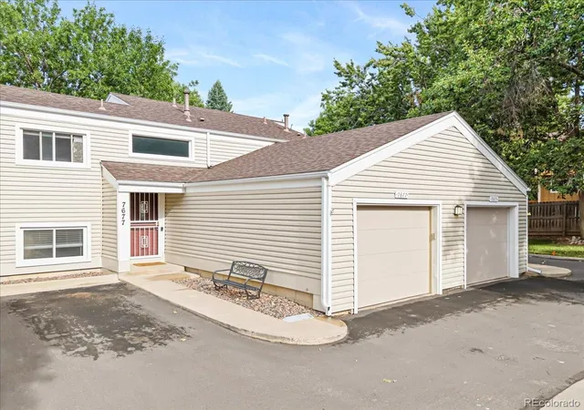 3rd image of 7677 S Monaco Cir, Centennial, CO 80112 | MLS# 8681556