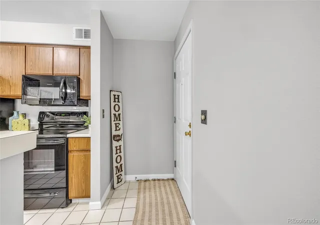 2nd image of 2575 S Syracuse Wy #A106, Denver, CO 80231 | MLS# 5483584