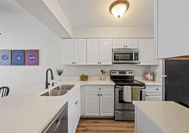 3rd image of 14252 E Hawaii Cir #B, Aurora, CO 80012 | MLS# 4006759
