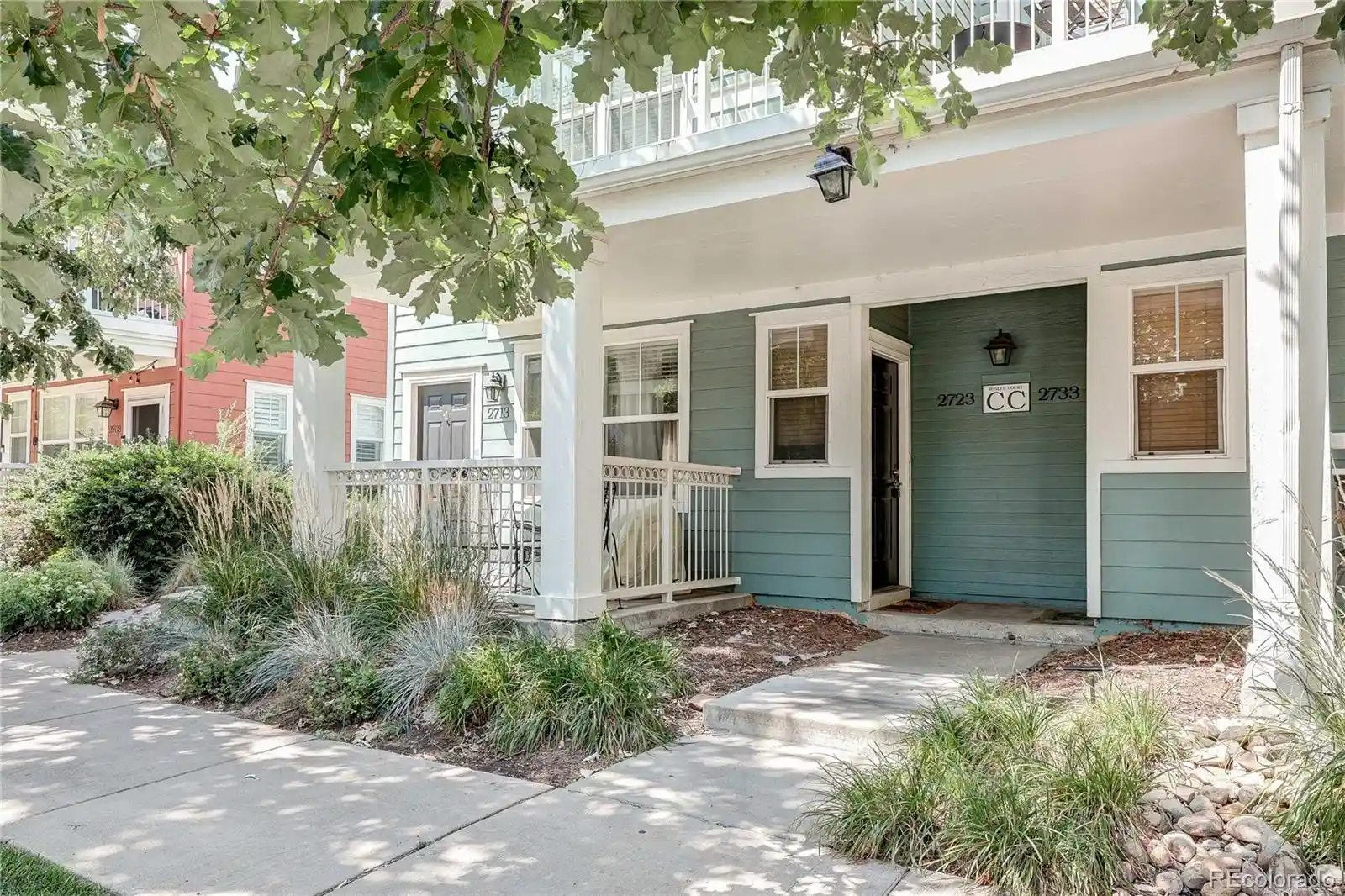 Listing Photo 2 - Condo for sale in 2723 Roslyn St located at 2723 Roslyn St, Denver, CO 80238 - Unit 2723 Roslyn St