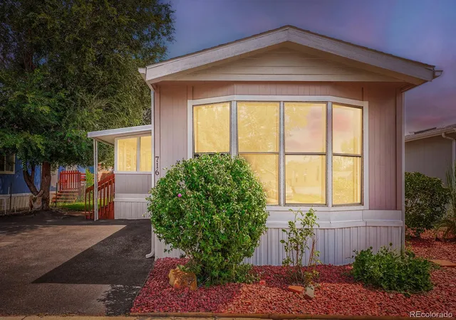 image of 716 Meadowlark Dr, Lafayette, CO 80026 | MLS# 9918296