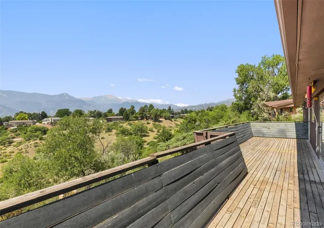 3rd image of 2260 Mesa Rd, Colorado Springs, CO 80904 | MLS# 9619814