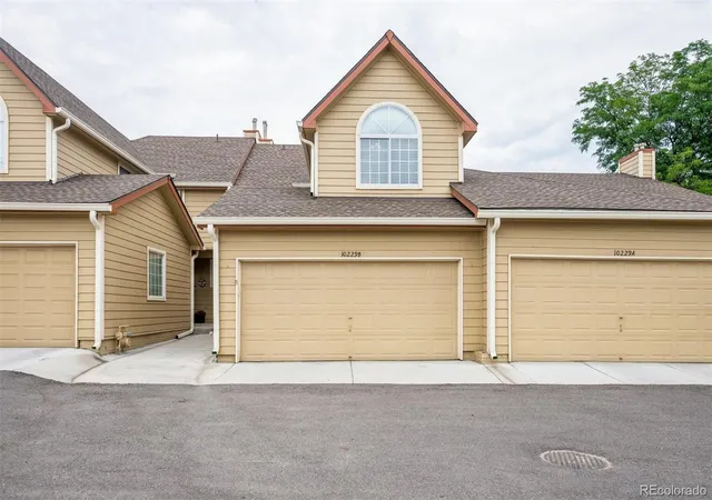 Townhouse for sale at 10229 W Fair Ave #B, Littleton, CO 80127 | MLS# 7958087