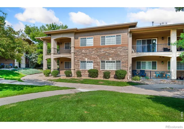 2nd image of 1703 Whitehall Dr, Longmont, CO 80504