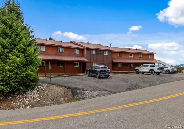 Listing Photo 2 - Condo for sale in building located at 3295 Apres Ski Wy, Steamboat Springs, CO 80487 - Unit #B8
