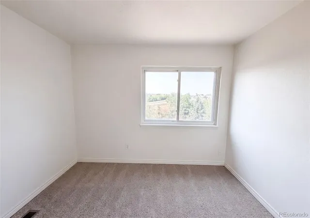 Photo 4 of Single family home for sale at 8273 W Plymouth Pl, Littleton, CO 80128 | MLS# 6100018 | Listing updated on 2026-09-03