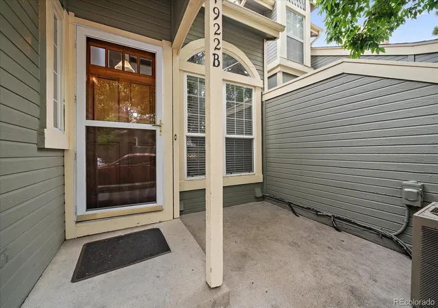 2nd image of 1922 S Hannibal Ct #B, Aurora, CO 80013 | MLS# 8622663